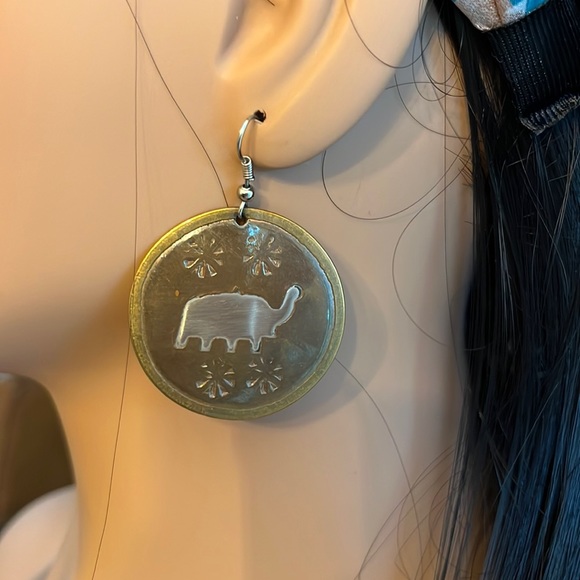 Brass Earrings - Picture 3 of 4